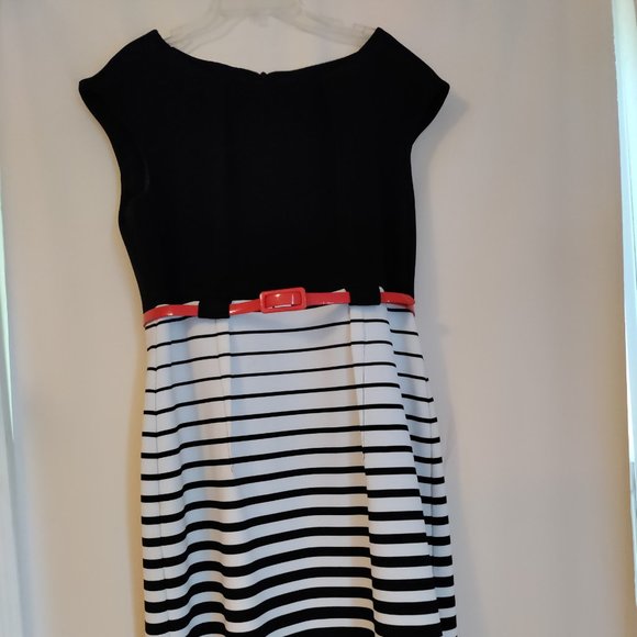 Black and white Dress - Picture 4 of 6